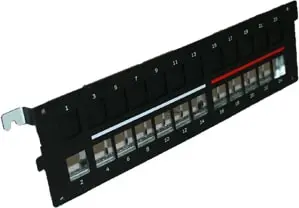 Metallrahmen vorgesehen für 24 RJ45 Kupplungen